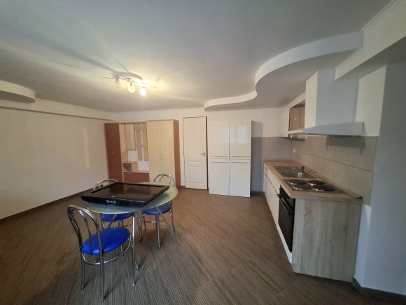 Prodej rodinného domu 249 m², pozemek 991 m² (foto 5)