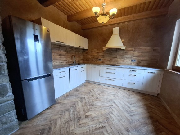 Prodej rodinného domu 249 m², pozemek 991 m² (foto 38)