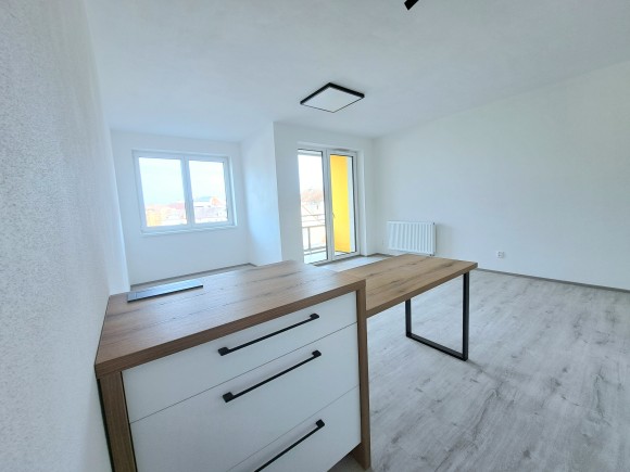 Pronájem bytu 1+kk 34 m² (foto 4)