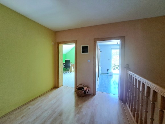 Prodej rodinného domu 225 m², pozemek 1 177 m² (foto 11)