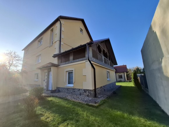 Prodej rodinného domu 249 m², pozemek 991 m² (foto 1)